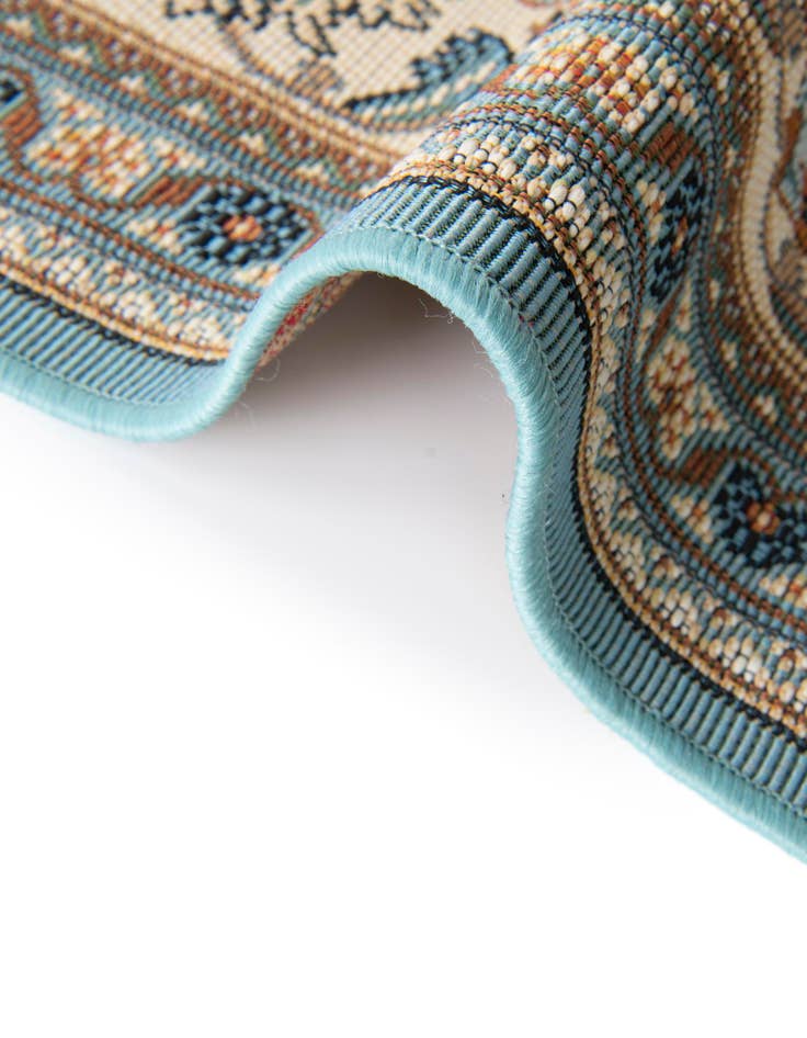 Detail image of 7' 10 x 7' 10  Washable Traditional Indoor / Outdoor Square Rug