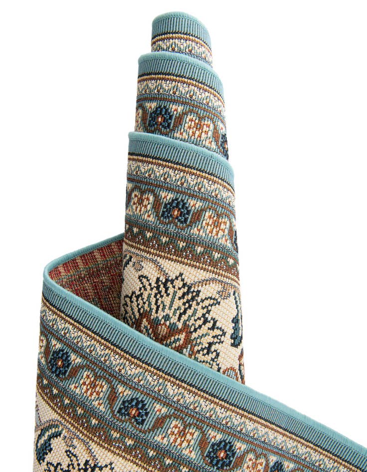 Detail image of 7' 10 x 7' 10  Washable Traditional Indoor / Outdoor Square Rug