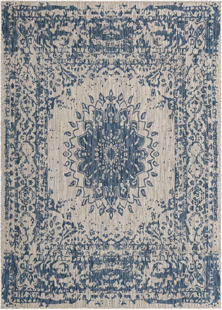 7' 10 x 7' 10 Easy-Clean Traditional Indoor / Outdoor Square Rug