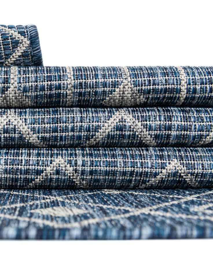 Detail image of 13' x 13' Easy-Clean Trellis Indoor / Outdoor Square Rug