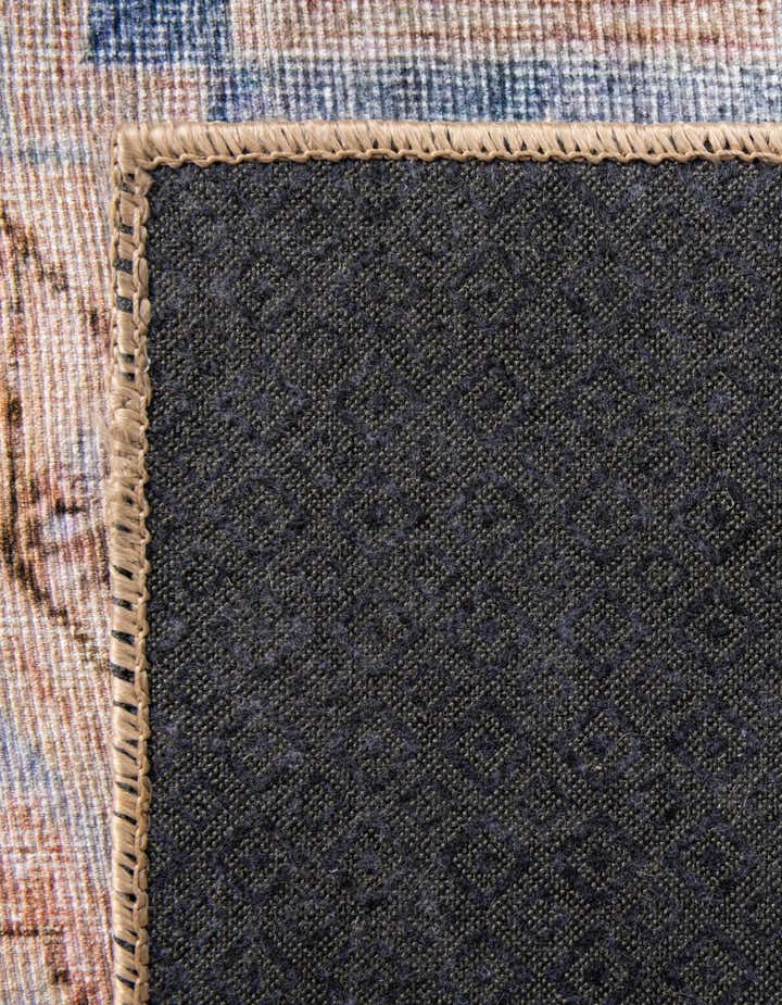 7' 6 x 7' 6 Washable Timeless Square Rug