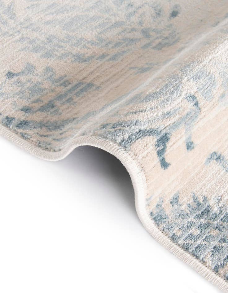 Detail image of 7' 10 x 7' 10 Victoria Square Rug