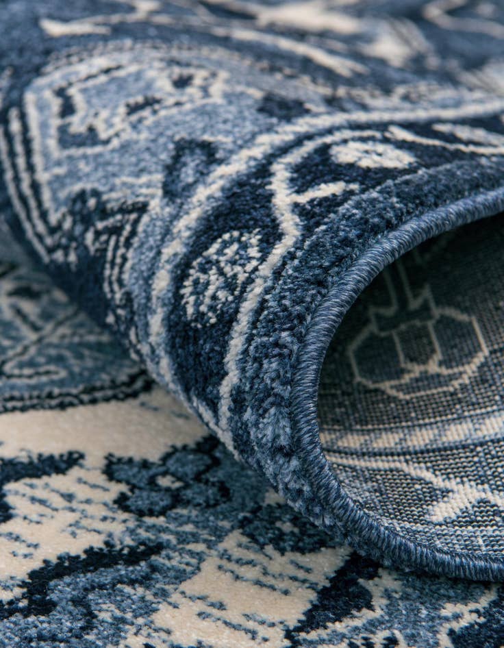 Detail image of 6' x 6' Vista Square Rug