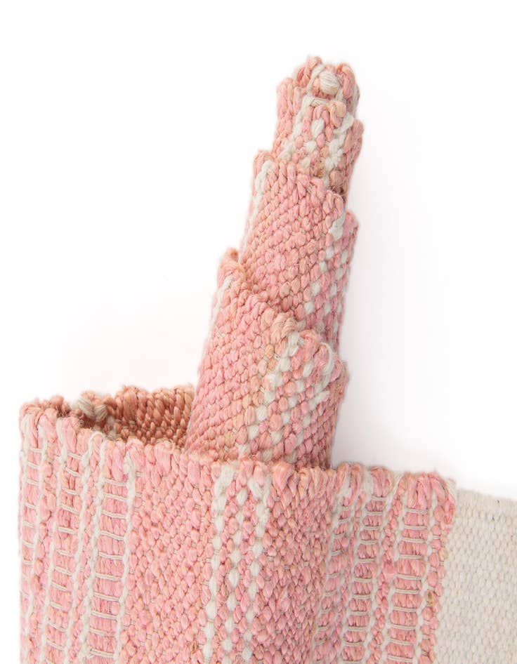 Detail image of 2' 2 x 3' 1 Hand Woven Lariat Rug