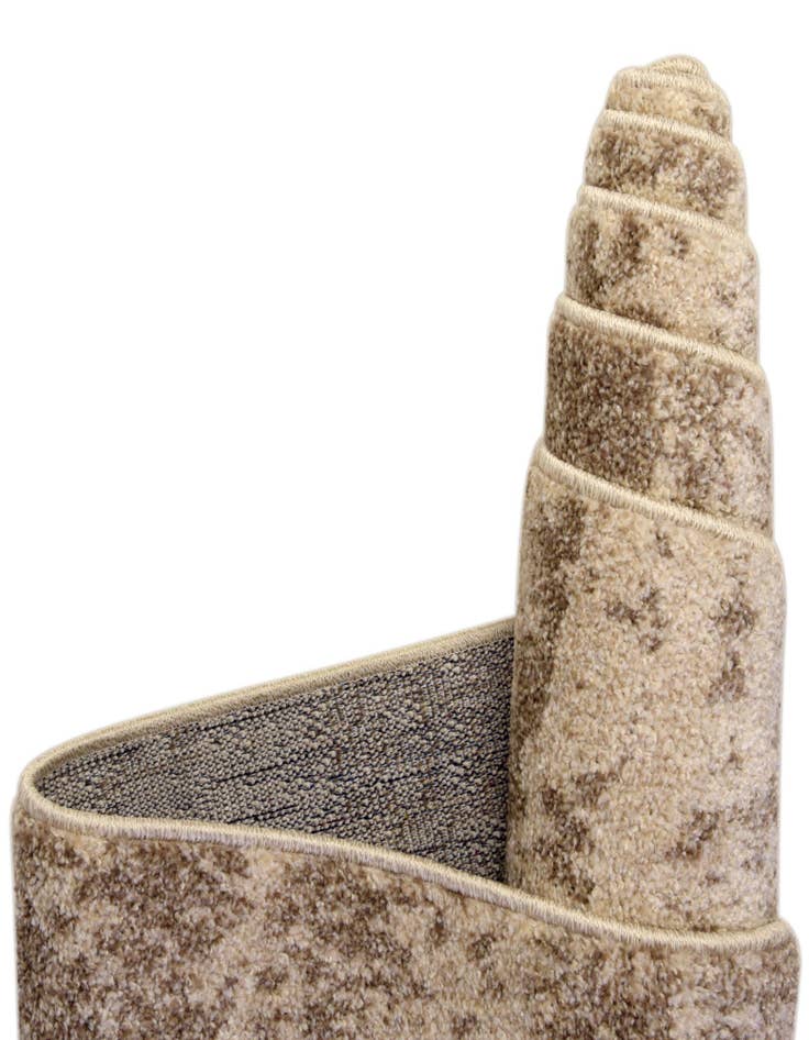 Detail image of 5' x 10' Angelica Runner Rug