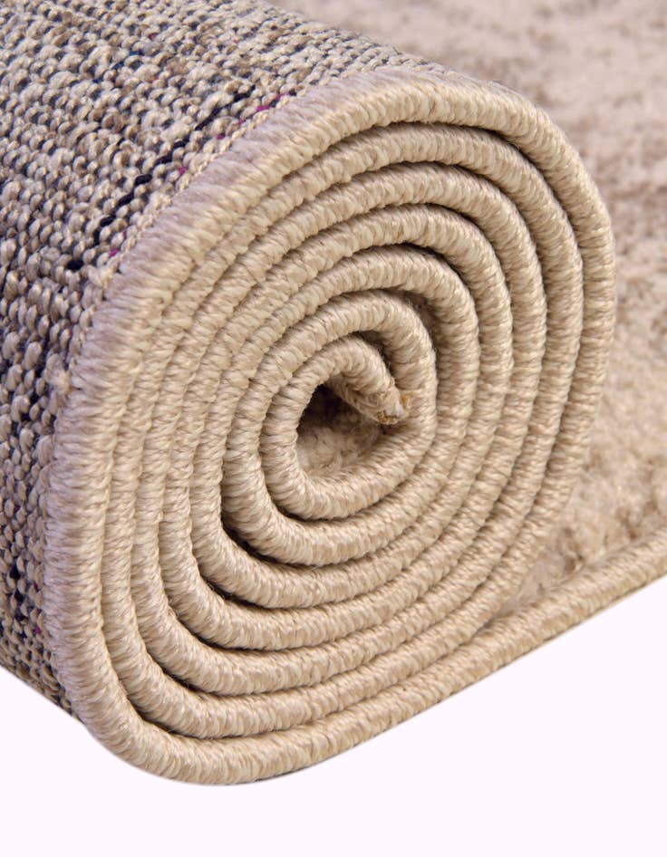 Detail image of 5' x 10' Angelica Runner Rug