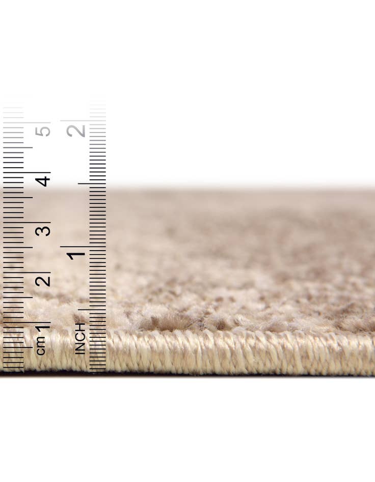 Detail image of 5' x 10' Angelica Runner Rug