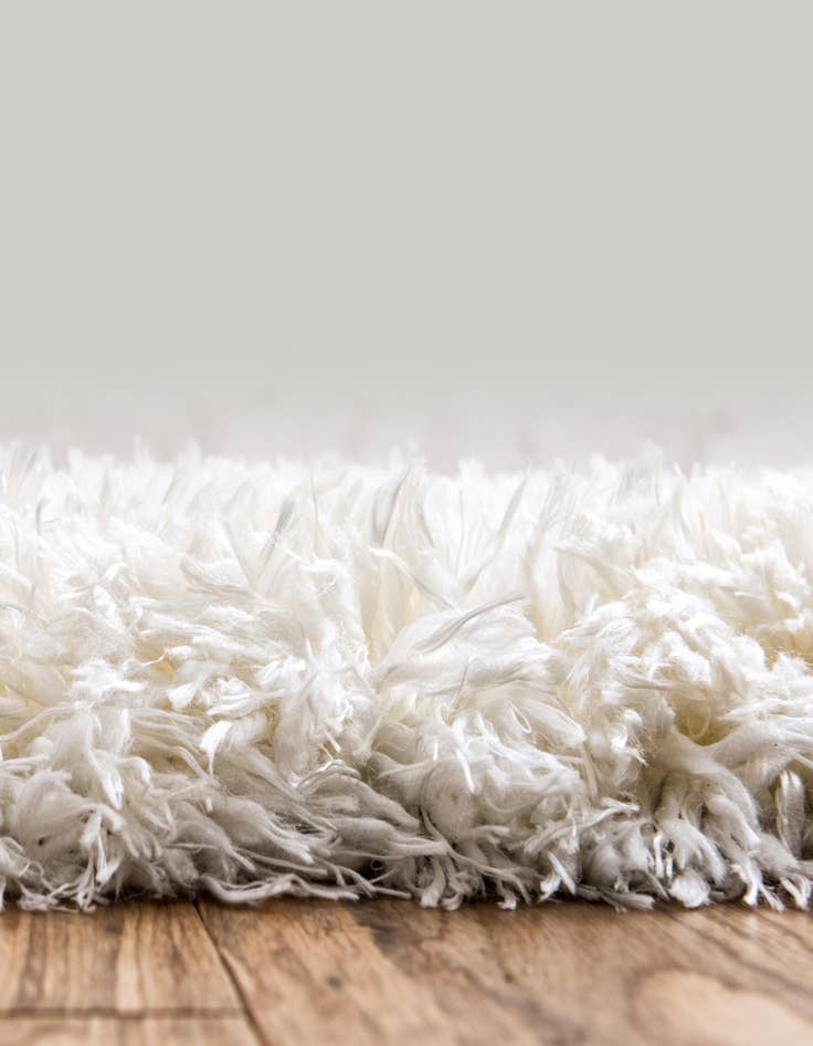 Detail image of 7' 10 x 10' Marilyn Monroe™ Shag Oval Rug