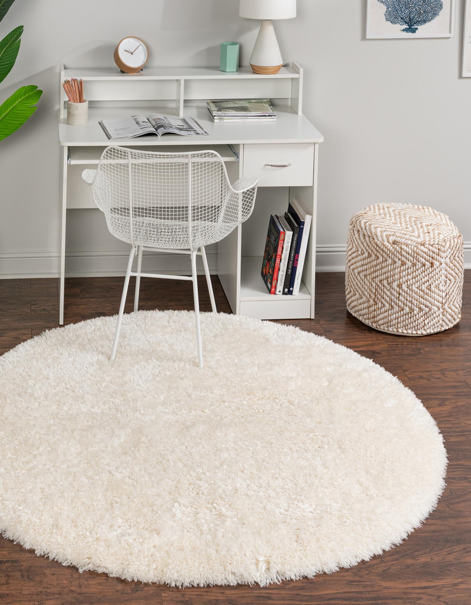 3' 3 x 3' 3 Marilyn Monroe&trade; Shag Round Rug