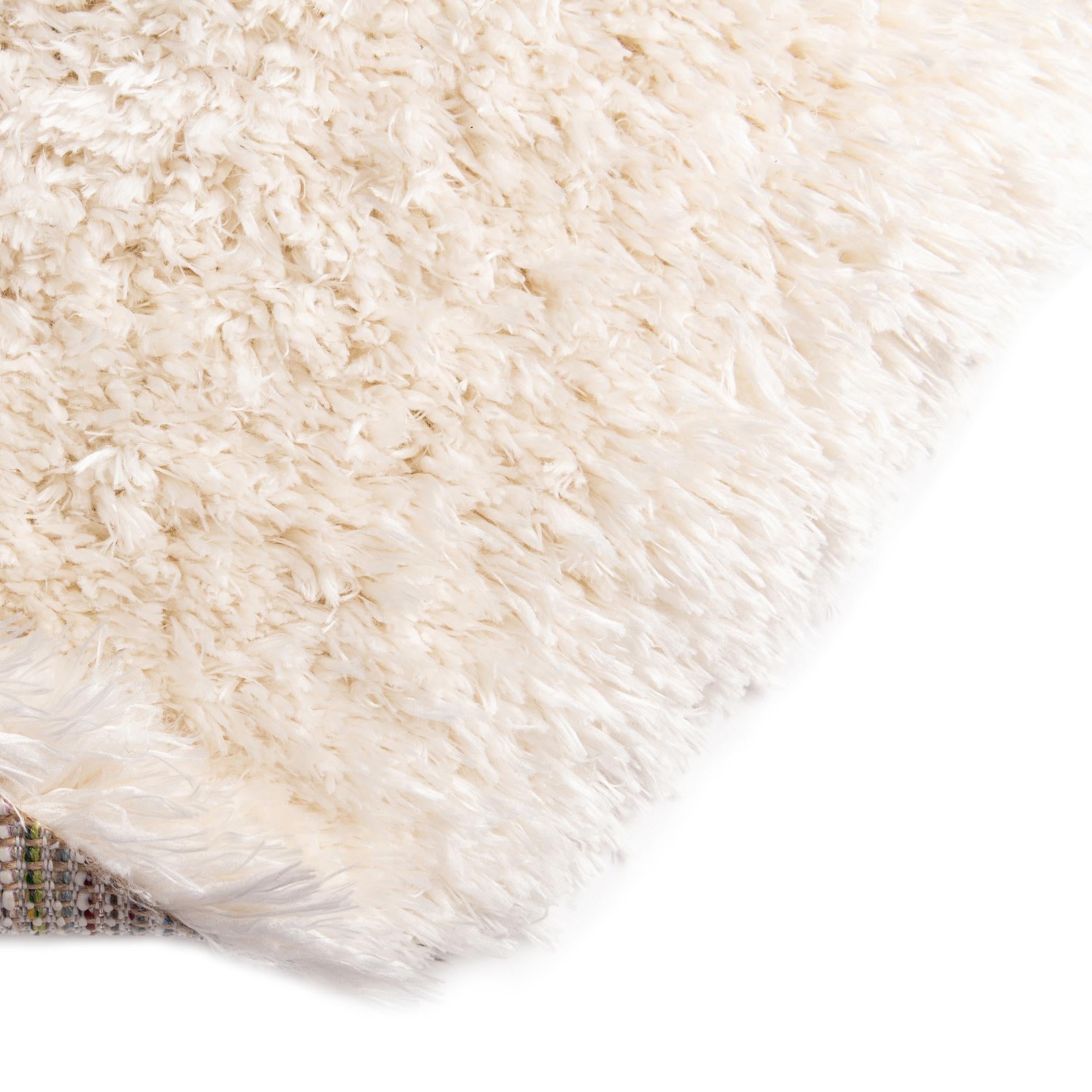 3' 3 x 3' 3 Marilyn Monroe™ Shag Round Rug