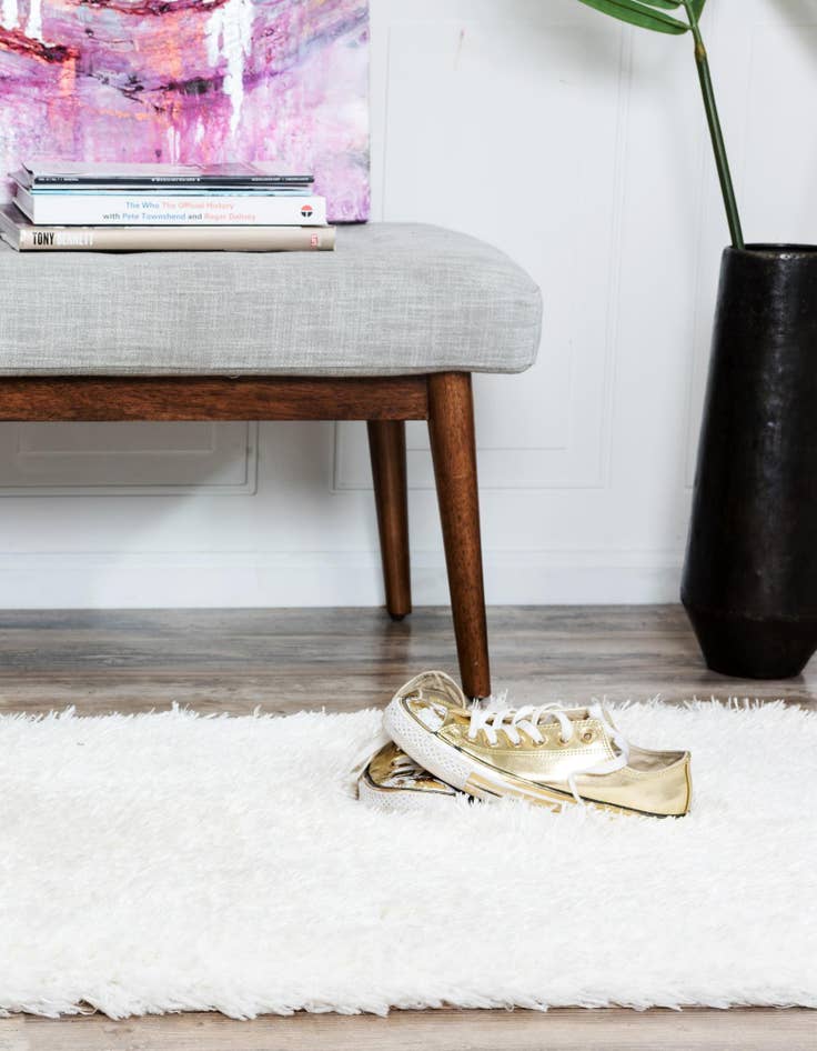 Detail image of 2' x 6' Marilyn Monroe™ Shag Runner Rug