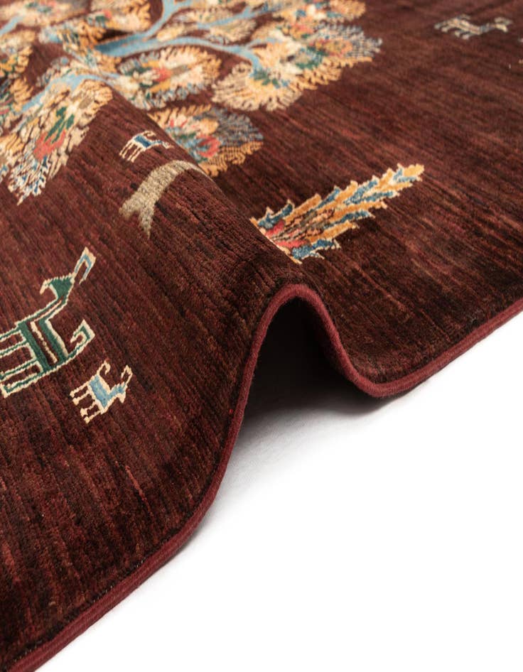 Detail image of 5' 9 x 7' 9 Ariana Ziegler Wool Rug