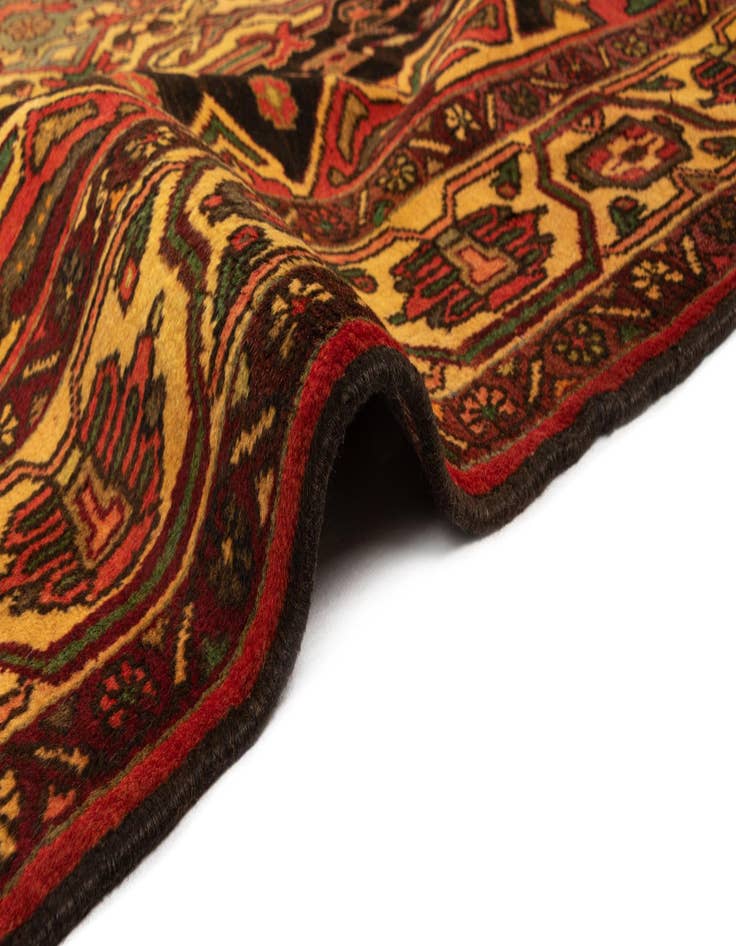 Detail image of 6' 10 x 10' Bachtiar Wool Rug