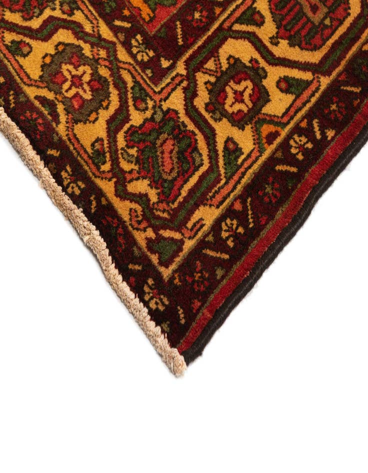 Detail image of 6' 10 x 10' Bachtiar Wool Rug