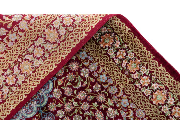 Detail image of 2' 7 x 4' 4 Ghom Silk Rug