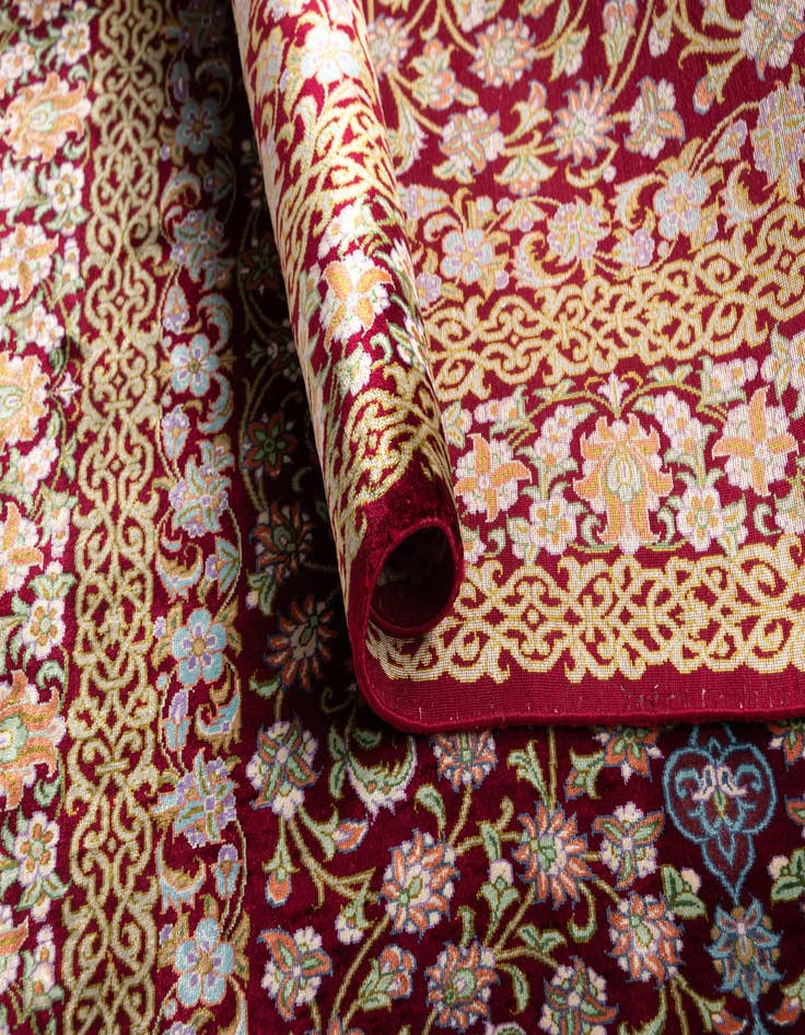 Detail image of 2' 7 x 4' 4 Ghom Silk Rug