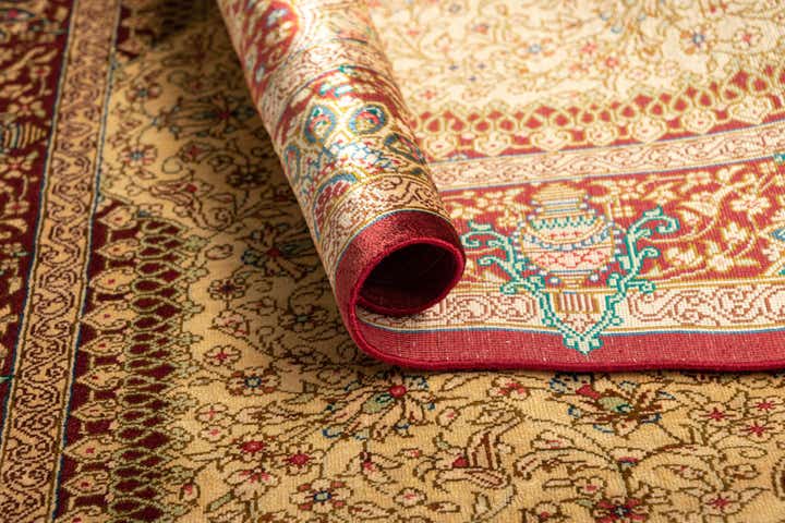 2' 7 x 4' Ghom Silk Rug