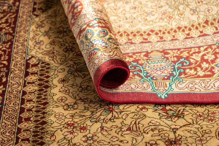Detail image of 2' 7 x 4' Ghom Silk Rug