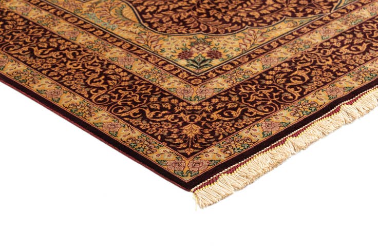 Detail image of 3' 5 x 4' 11 Ghom Silk Rug