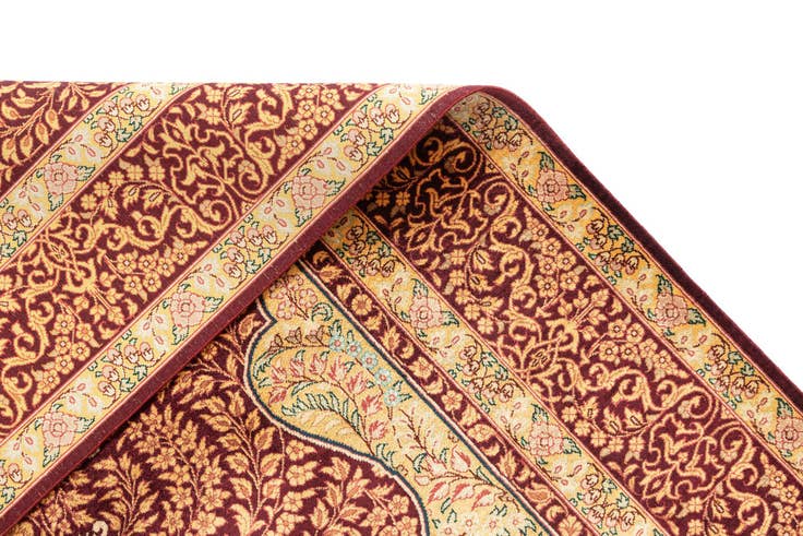 Detail image of 3' 5 x 4' 11 Ghom Silk Rug