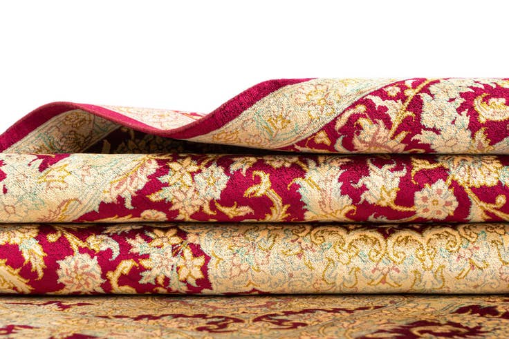 Detail image of 3' 3 x 4' 11 Ghom Silk Rug