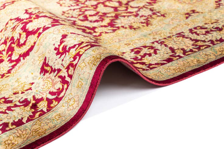 Detail image of 3' 3 x 4' 11 Ghom Silk Rug