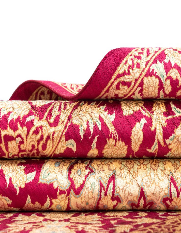 Detail image of 3' 3 x 4' 10 Ghom Silk Rug