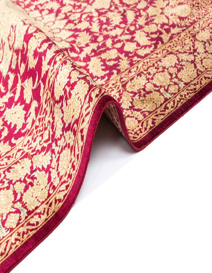 Detail image of 3' 3 x 4' 10 Ghom Silk Rug