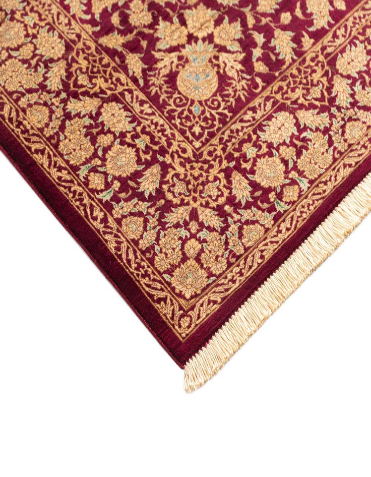 Detail image of 3' 3 x 4' 10 Ghom Silk Rug