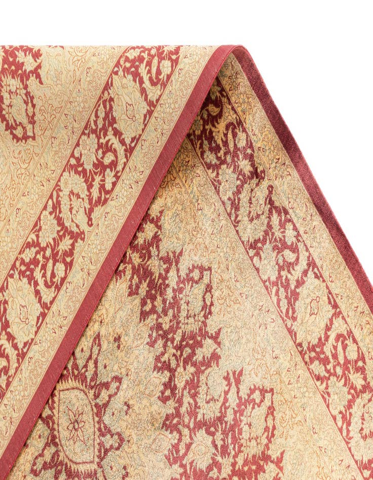 Detail image of 3' 3 x 4' 11 Ghom Silk Rug