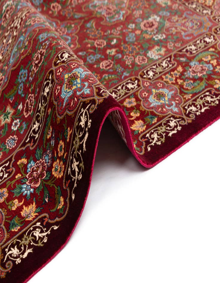 Detail image of 3' 3 x 4' 8 Ghom Silk Rug