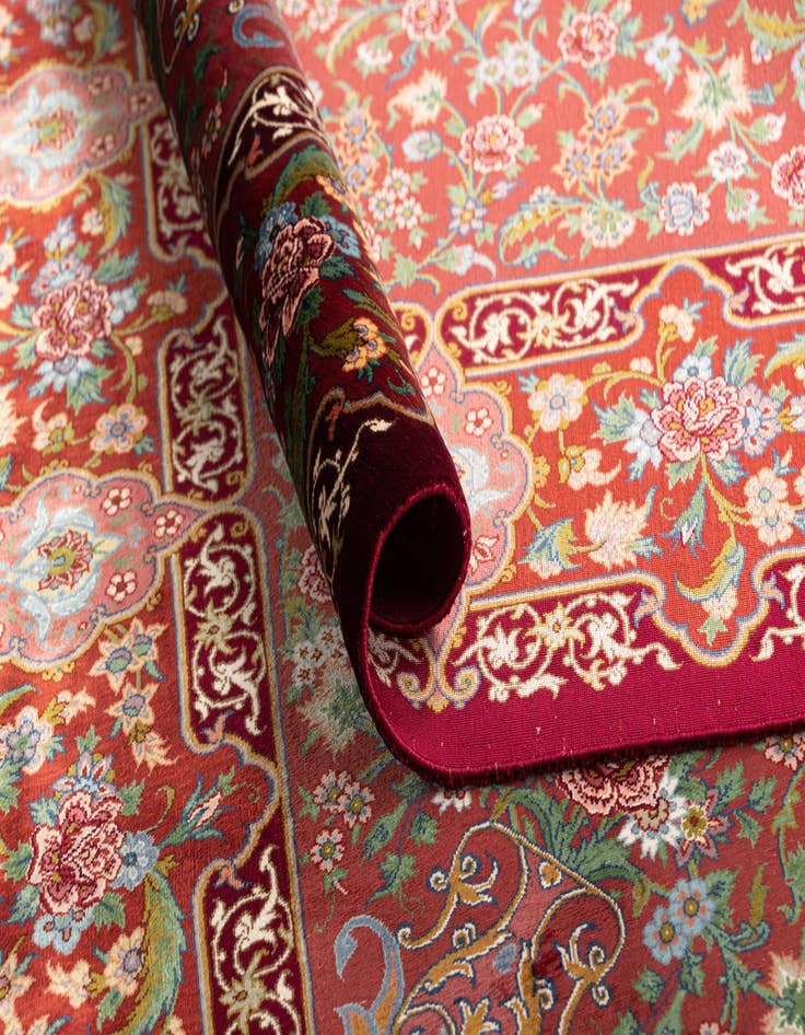 Detail image of 3' 3 x 4' 8 Ghom Silk Rug