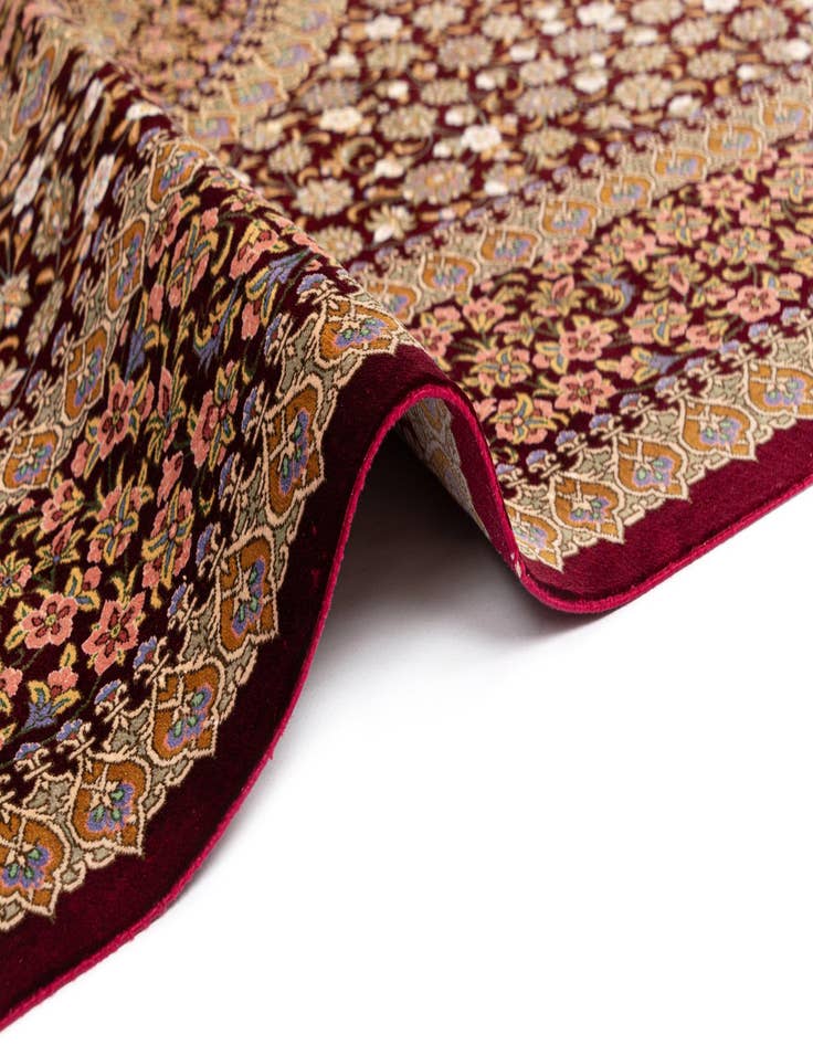 Detail image of 4' 4 x 6' 9 Ghom Silk Rug