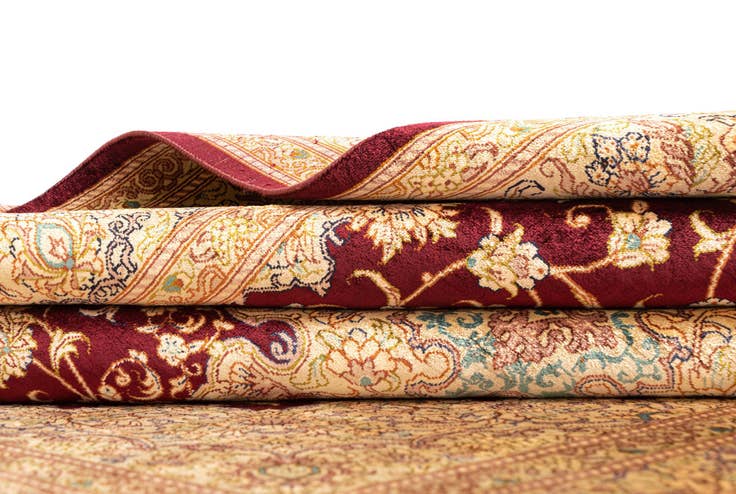 Detail image of 3' 5 x 4' 10 Ghom Silk Rug
