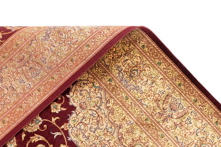 Detail image of 3' 5 x 4' 10 Ghom Silk Rug