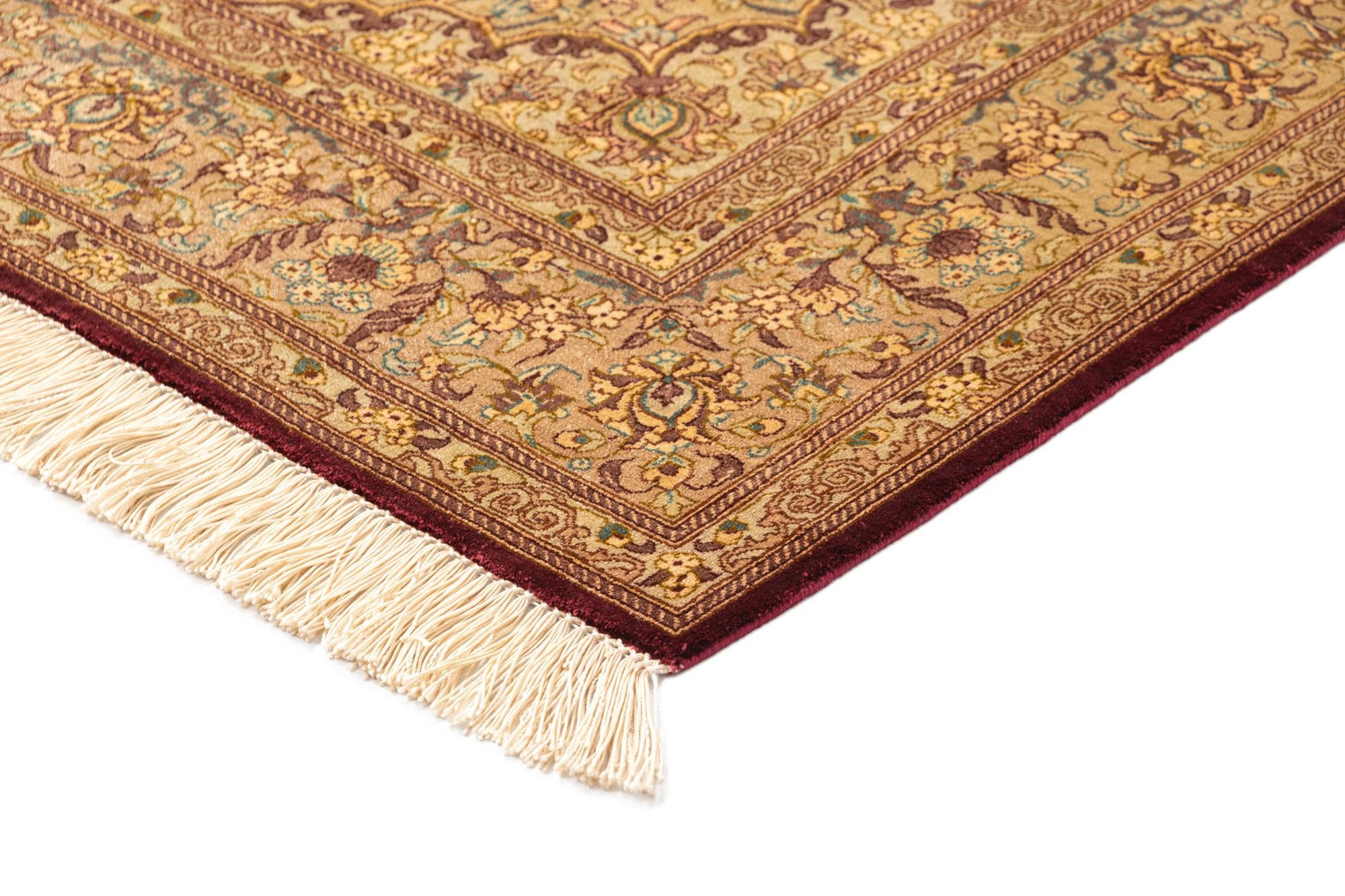 3' 4 x 4' 11 Ghom Silk Rug