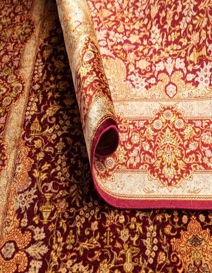 Detail image of 3' 4 x 4' 11 Ghom Silk Rug