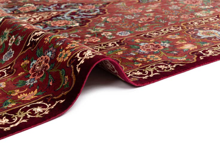 Detail image of 4' 2 x 6' 6 Ghom Silk Rug