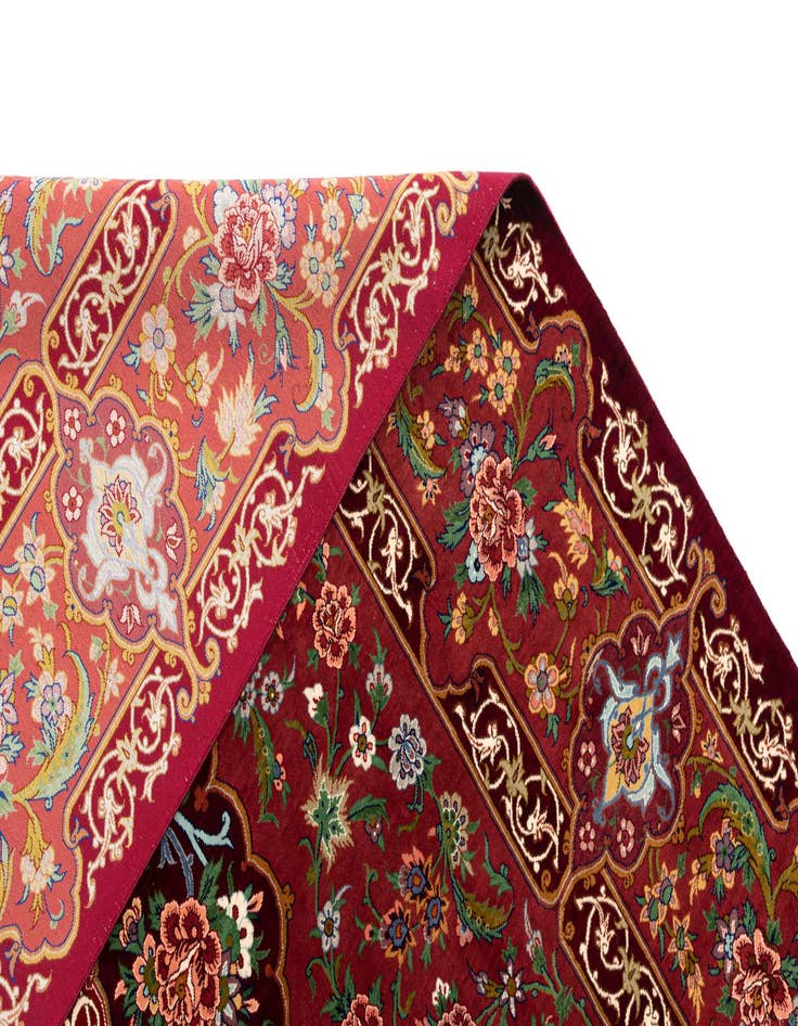 Detail image of 4' 2 x 6' 6 Ghom Silk Rug