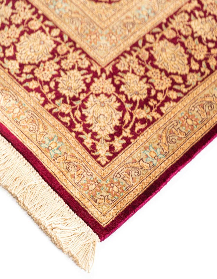 Detail image of 4' 4 x 6' 5 Ghom Silk Rug