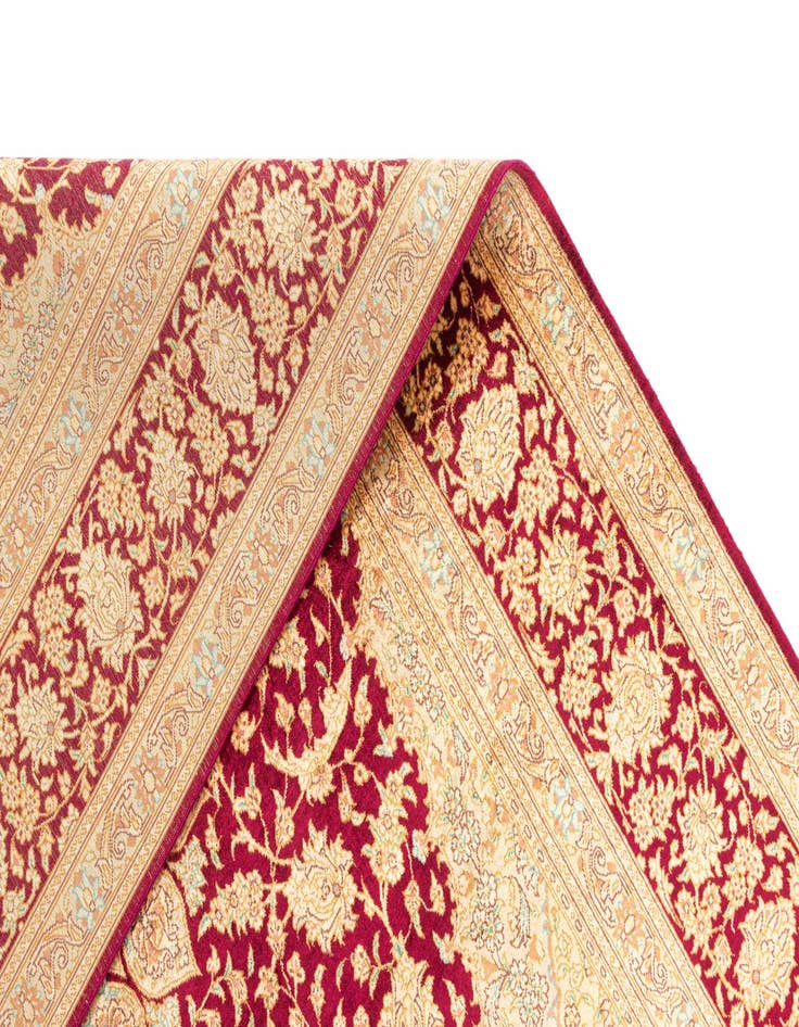 Detail image of 4' 4 x 6' 5 Ghom Silk Rug