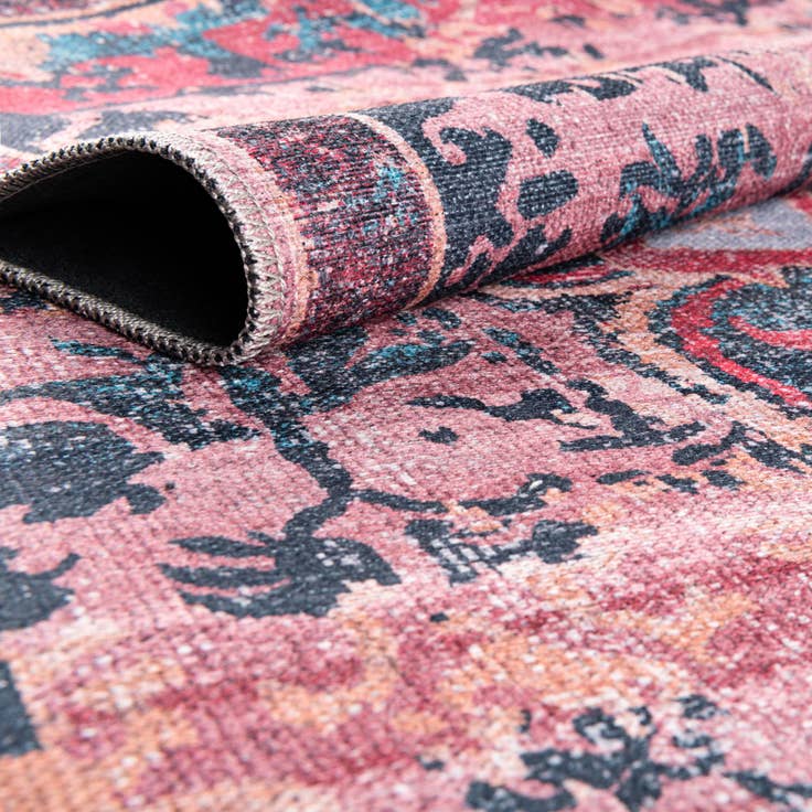 Detail image of 5' 3 x 8' Washable Renaissance Rug