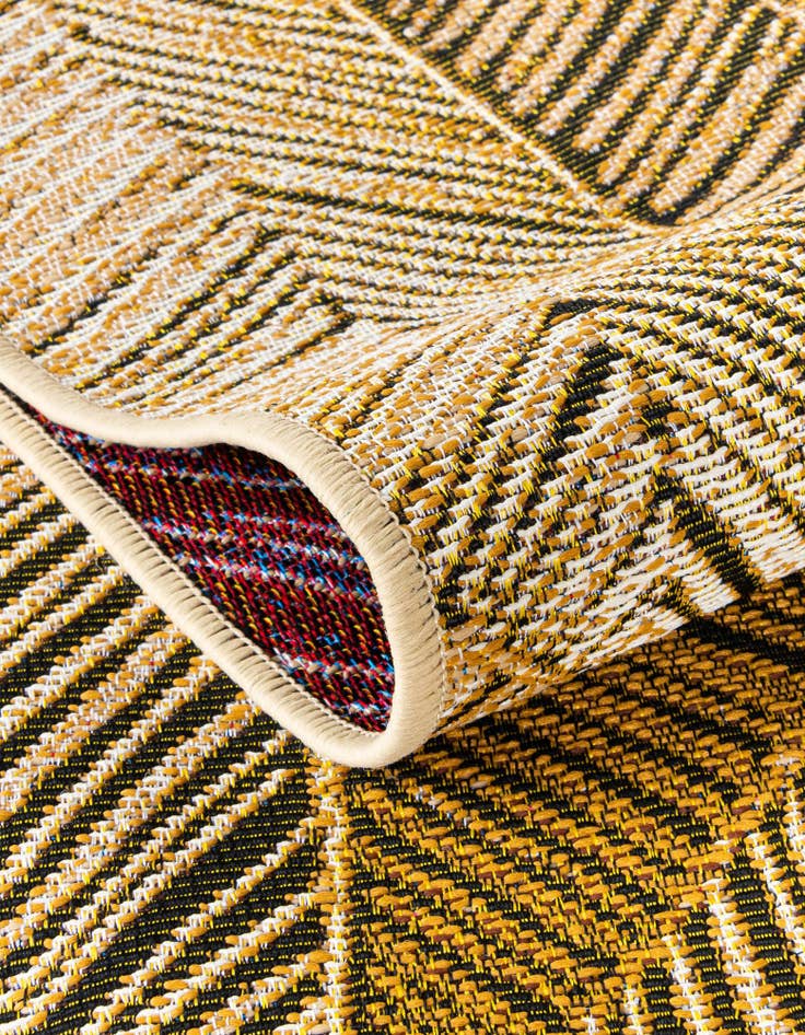 Detail image of 6' x 6'  Washable Botanical Indoor / Outdoor Square Rug