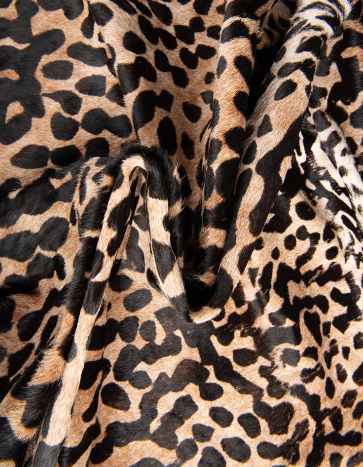 Detail image of 5' 7 x 6' 3 Cowhide Leather Rug