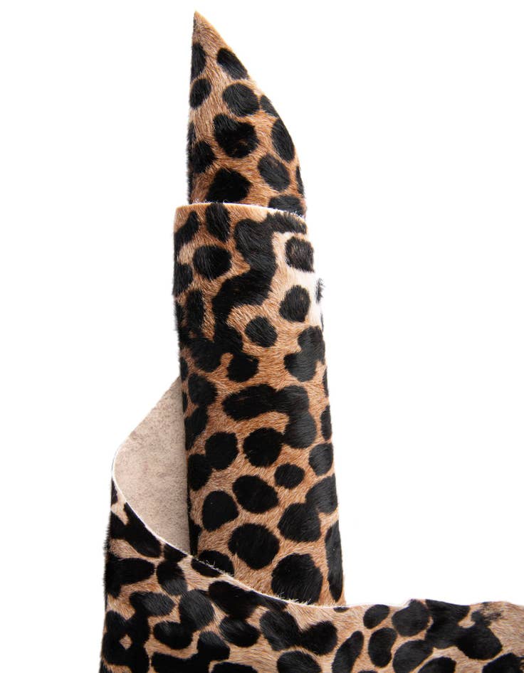 Detail image of 5' 7 x 6' 3 Cowhide Leather Rug