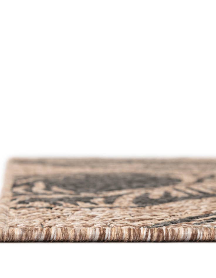 Detail image of 7' 10 x 10' Easy-Clean Coastal Indoor / Outdoor Rug
