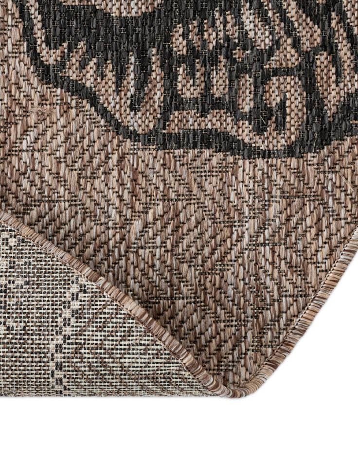 Detail image of 7' 10 x 7' 10 Easy-Clean Coastal Indoor / Outdoor Round Rug