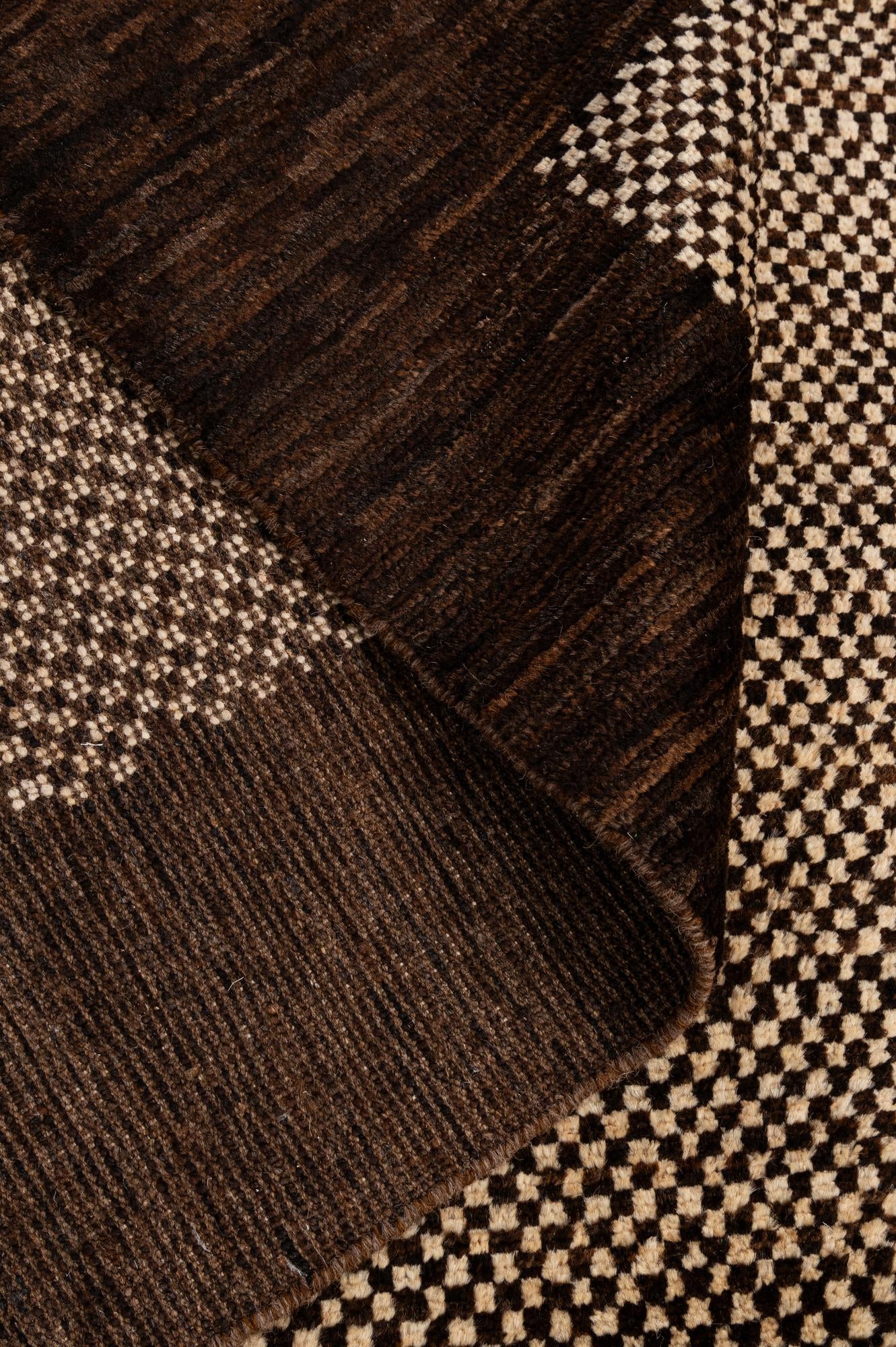 4' x 5' 9 Hand Knotted Darya Wool Rug