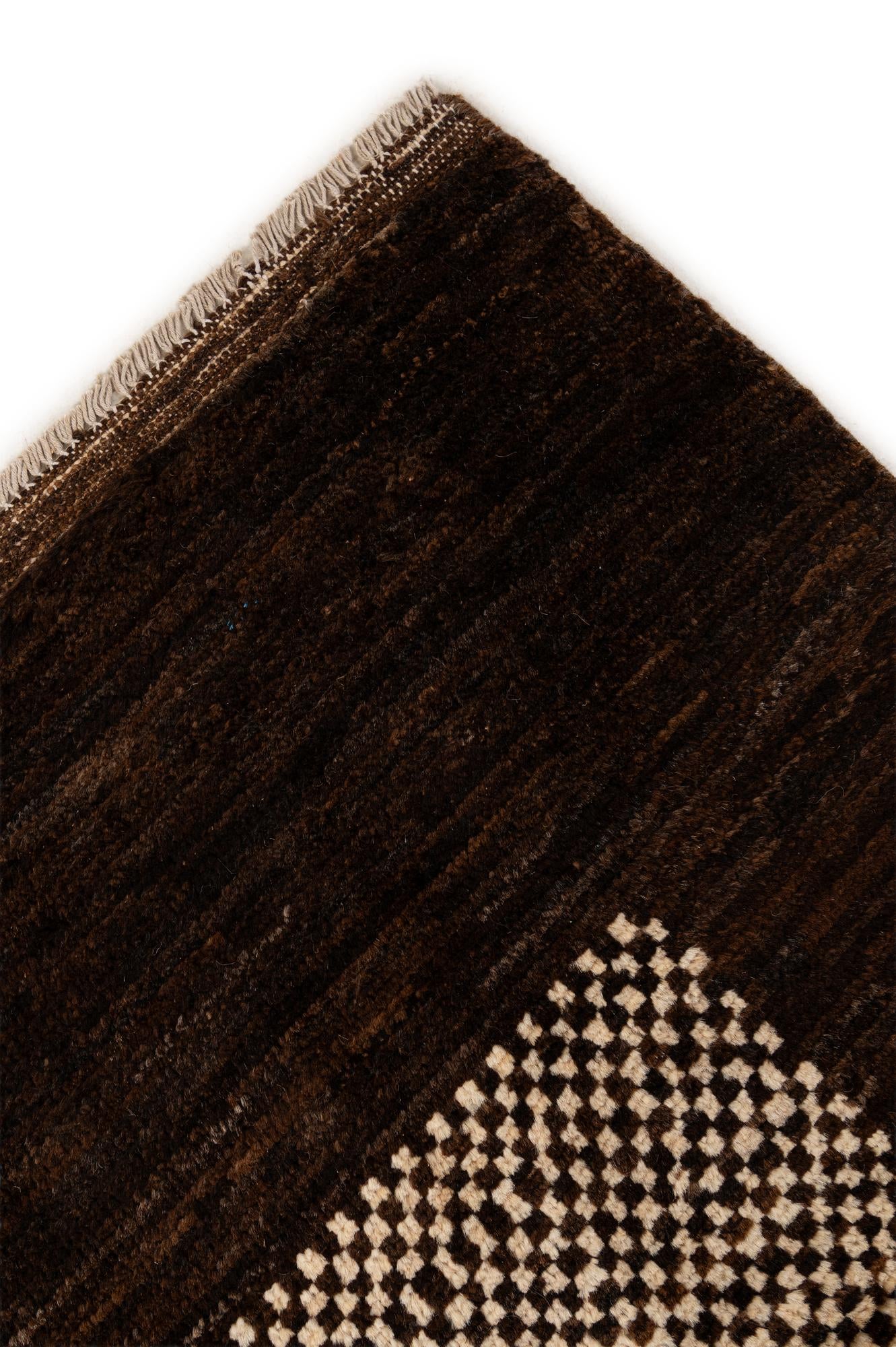 4' x 5' 9 Hand Knotted Darya Wool Rug
