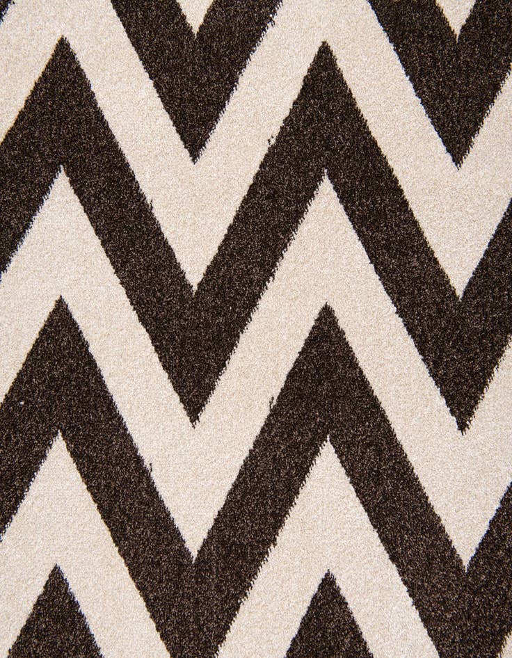 Detail image of 6' 5 x 9' 6 Equinox Rug